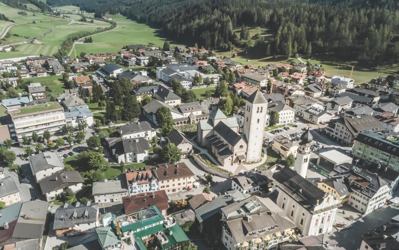 Hotel Villa Waldheim San Candido Exterior foto