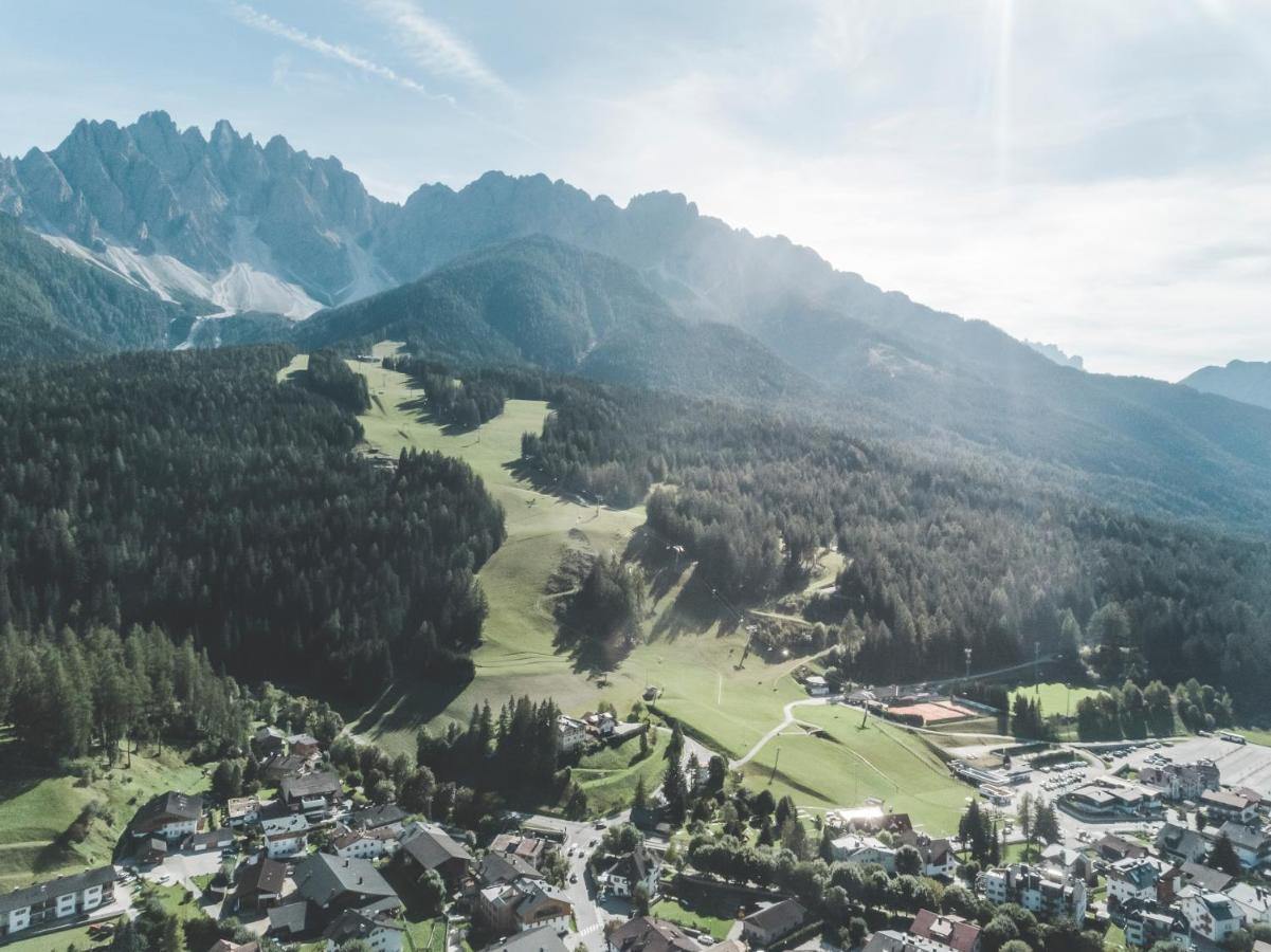 Hotel Villa Waldheim San Candido Exterior foto