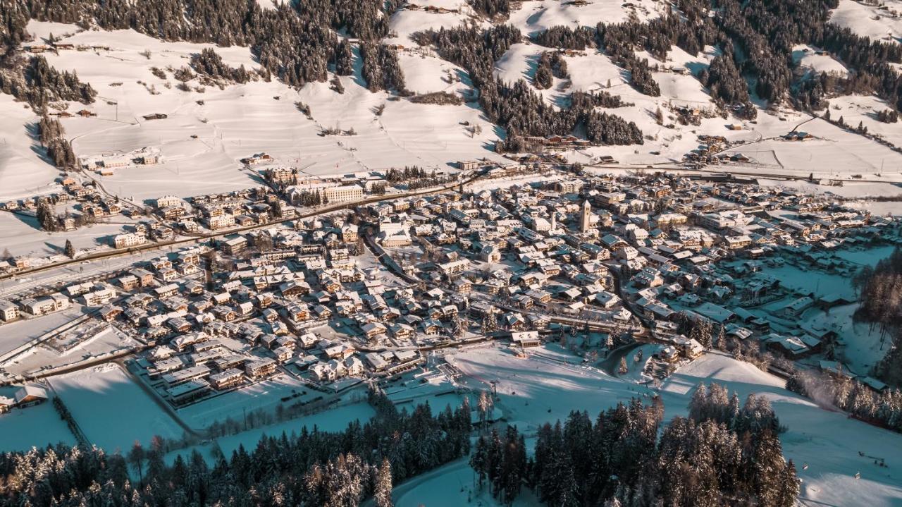 Hotel Villa Waldheim San Candido Exterior foto
