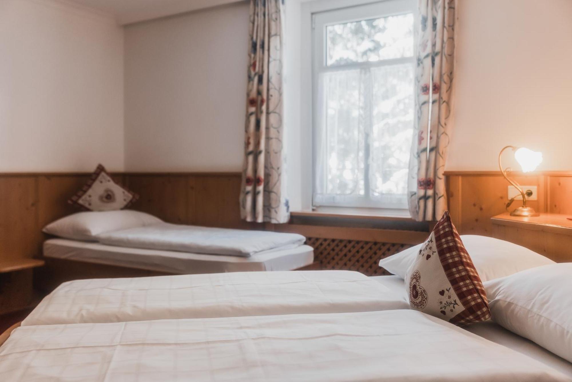 Hotel Villa Waldheim San Candido Cameră foto